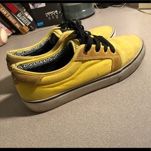 Fallen size 9 skateboarding shoes